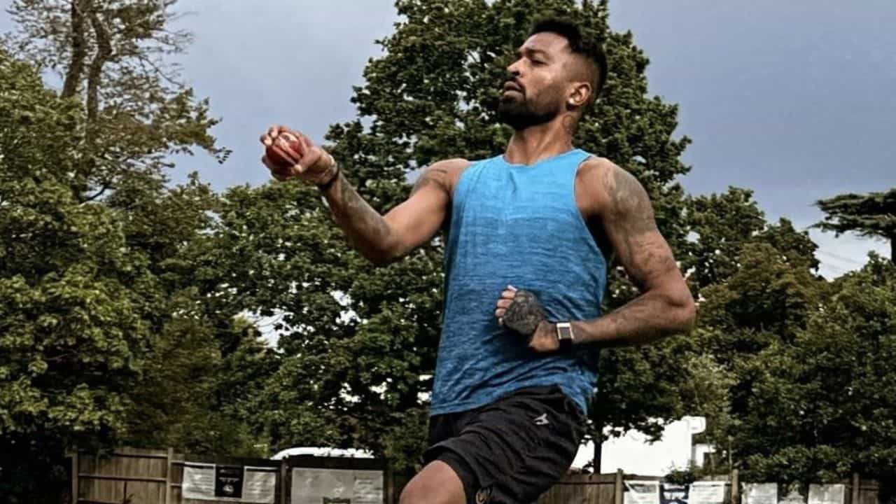 Hardik Pandya: লাল বলে জোরকদমে অনুশীলন হার্দিক পান্ডিয়ার, দ্রুতই টেস্টে ফিরছেন? Hardik Pandya: লাল বলে জোরকদমে অনুশীলন হার্দিক পান্ডিয়ার, দ্রুতই টেস্টে ফিরছেন?