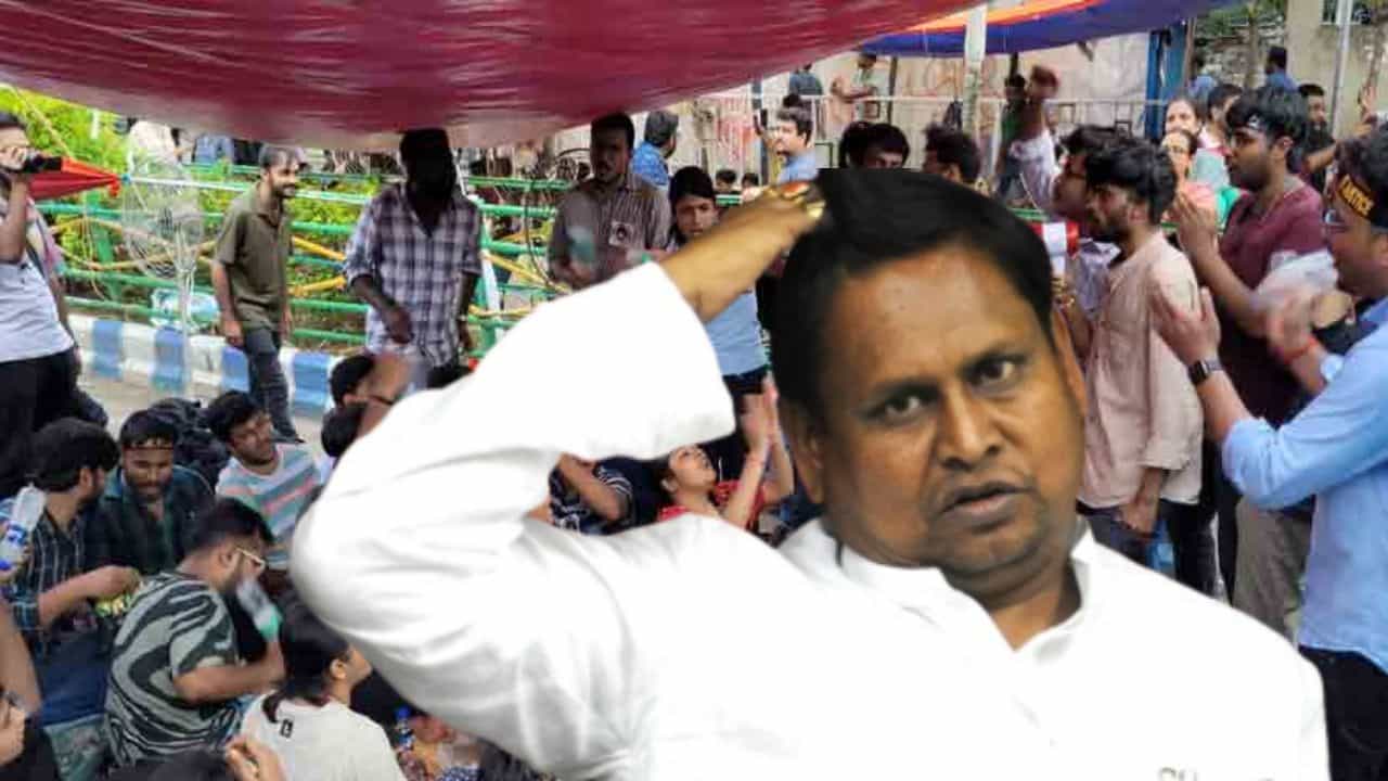 Junior Doctors Movement: ৫০ হাজার লোক নিয়ে ডাক্তারদের ঘেরাওয়ের হুমকি, মমতার পাশাপাশি প্রধান বিচারপতির কাছে অভিযোগ হুমায়ুনের বিরুদ্ধে Junior Doctors Movement: ৫০ হাজার লোক নিয়ে ডাক্তারদের ঘেরাওয়ের হুমকি, মমতার পাশাপাশি প্রধান বিচারপতির কাছে অভিযোগ হুমায়ুনের বিরুদ্ধে