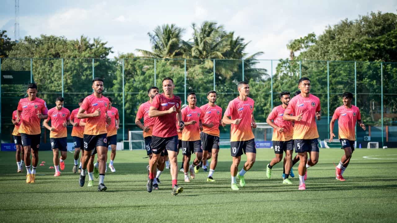 East Bengal: আইএসএলের নতুন শুরুতে ইস্টবেঙ্গলের সামনে আজ সুনীলরা East Bengal: আইএসএলের নতুন শুরুতে ইস্টবেঙ্গলের সামনে আজ সুনীলরা