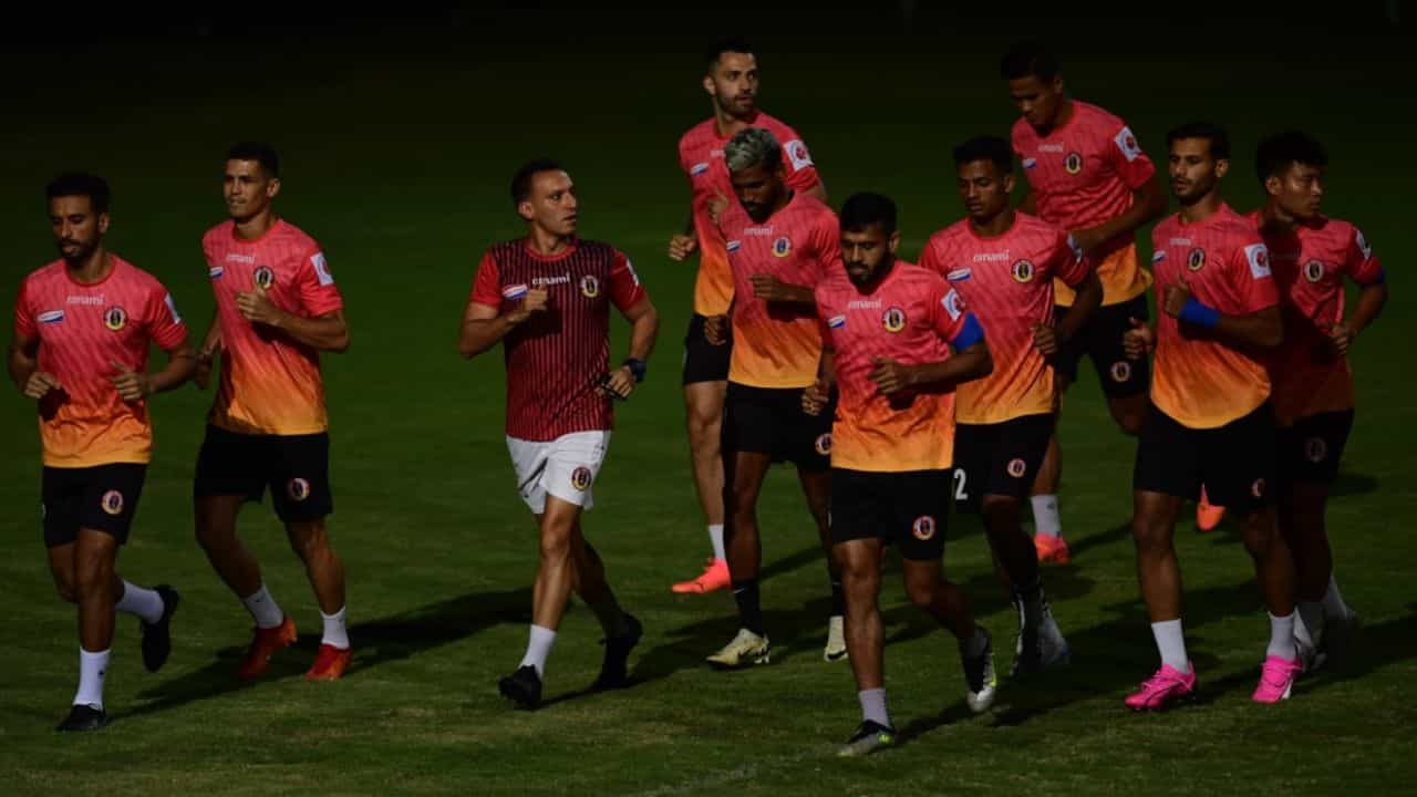 East Bengal: প্রথম জয়ের খোঁজে, নজরে আনোয়ারের 'অভিষেক' East Bengal: প্রথম জয়ের খোঁজে, নজরে আনোয়ারের 'অভিষেক'