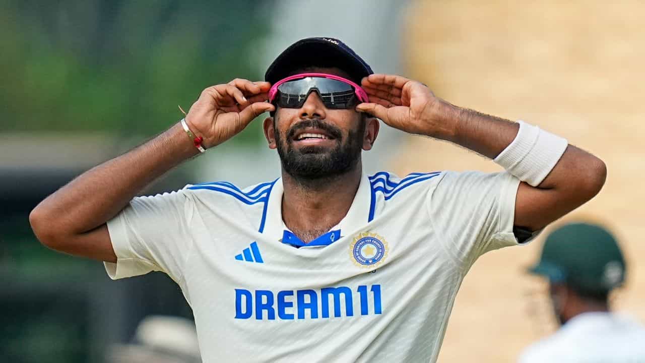 Jasprit Bumrah: ব্যাটিং খারাপ করি না... চিপক টেস্টের মাঝে স্পনসর খুঁজছেন জসপ্রীত বুমরা! Jasprit Bumrah: ব্যাটিং খারাপ করি না... চিপক টেস্টের মাঝে স্পনসর খুঁজছেন জসপ্রীত বুমরা!