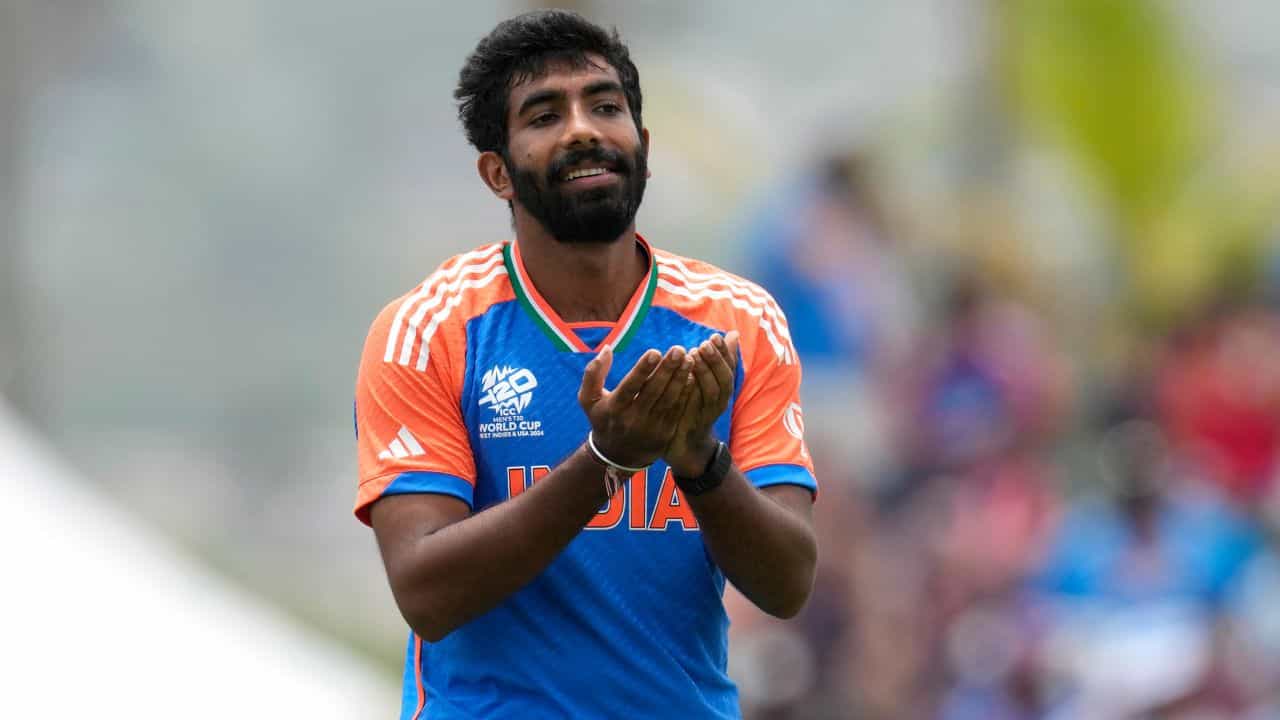 Jasprit Bumrah: 'মিডিয়াম নয়, ফাস্ট...', ভুল শুধরে দিলেন জসপ্রীত বুমরা Jasprit Bumrah: 'মিডিয়াম নয়, ফাস্ট...', ভুল শুধরে দিলেন জসপ্রীত বুমরা