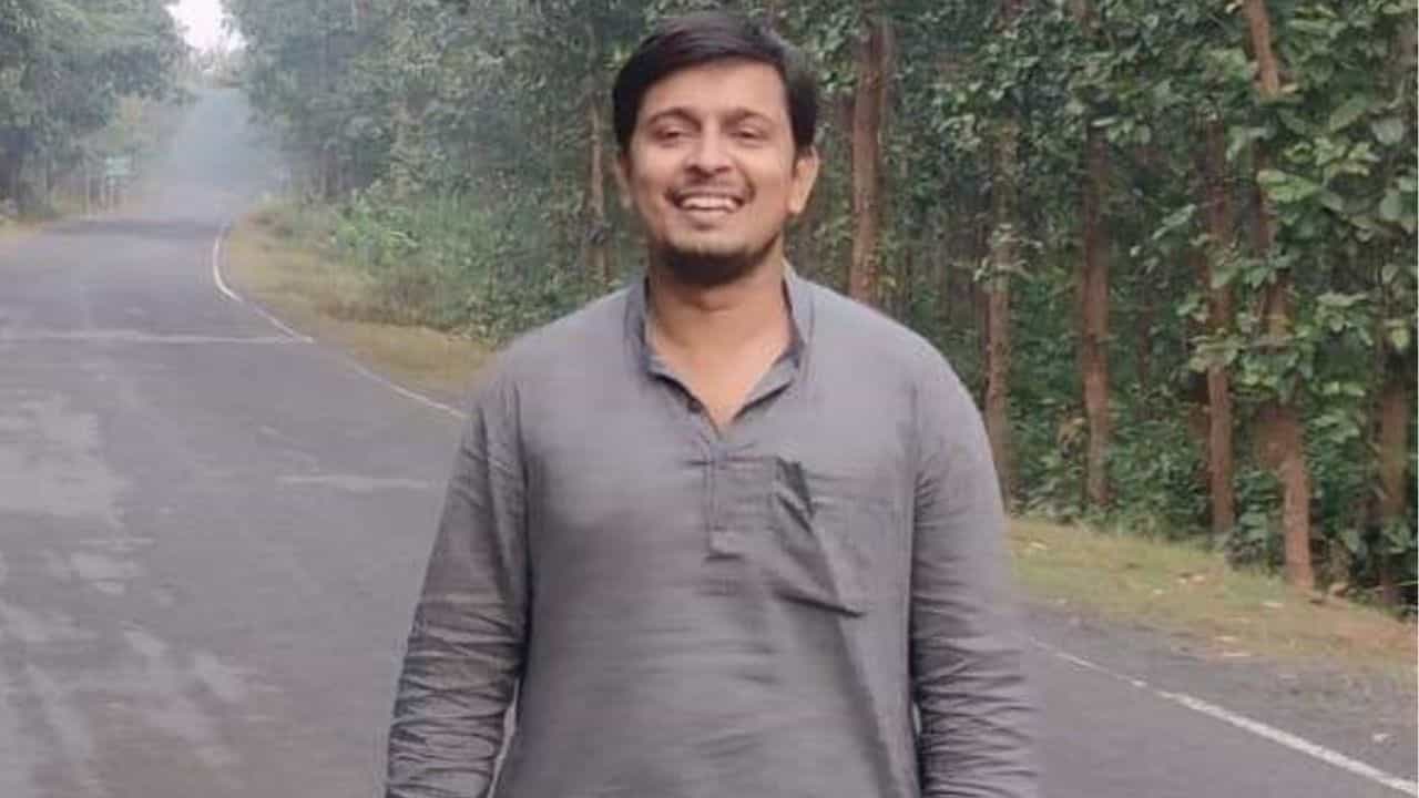 Kalatan Dashgupta: কে কলতান? কীভাবে উত্থান? জানুন, সিপিএম-এর হোলটাইমারের বায়ো বৃত্তান্ত Kalatan Dashgupta: কে কলতান? কীভাবে উত্থান? জানুন, সিপিএম-এর হোলটাইমারের বায়ো বৃত্তান্ত
