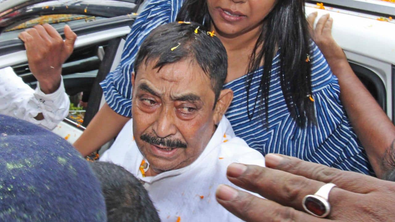 Anubrata Mondal: বিজয়াতেই কামব্যাক! আবারও স্বমহিমায় অনুব্রত মণ্ডল