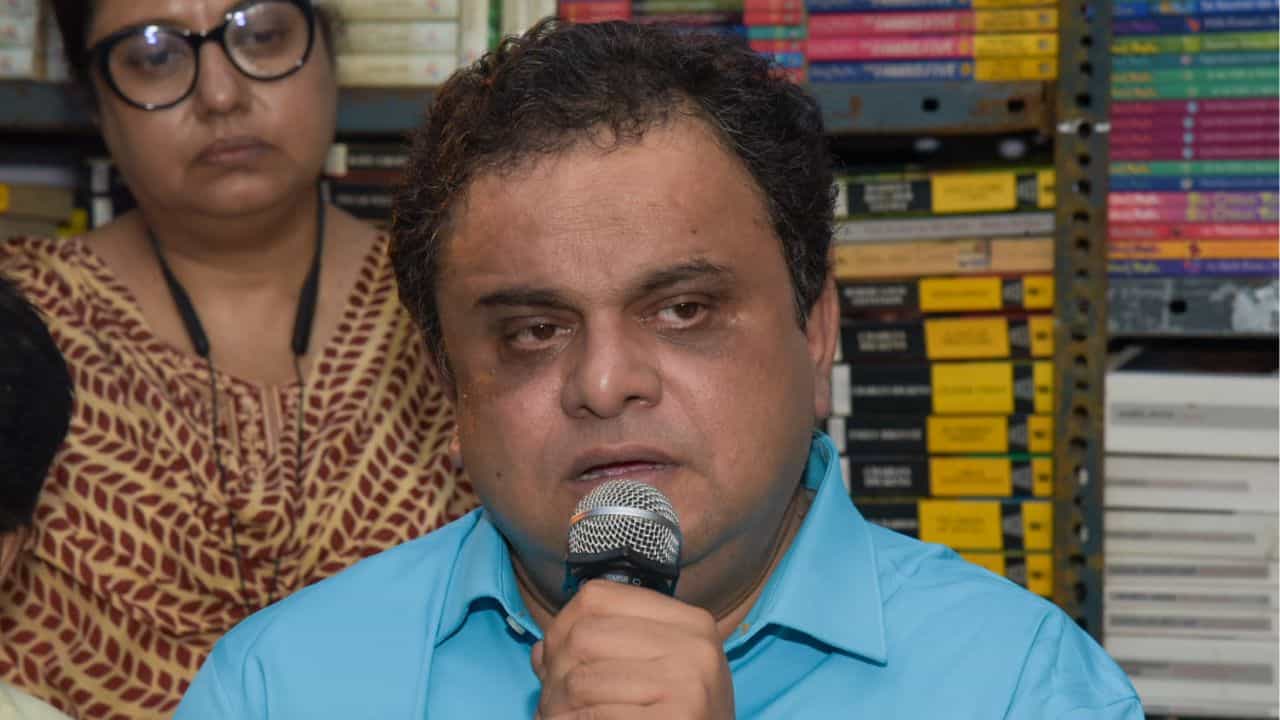 Recruitment: কবে চাকরি পাচ্ছেন উচ্চ প্রাথমিকের প্রার্থীরা? বিকাশ ভবনে বৈঠকে বসলেন ব্রাত্য Recruitment: কবে চাকরি পাচ্ছেন উচ্চ প্রাথমিকের প্রার্থীরা? বিকাশ ভবনে বৈঠকে বসলেন ব্রাত্য