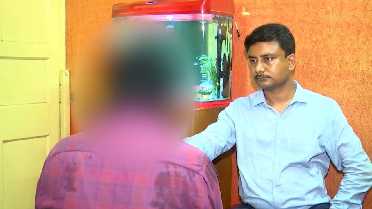 RG Kar victim: আমার দুর্গা চাইছে বিচার, উৎসবে আর ফিরছি না..., কবিতা লিখলেন তিলোত্তমার বিশেষ বন্ধু