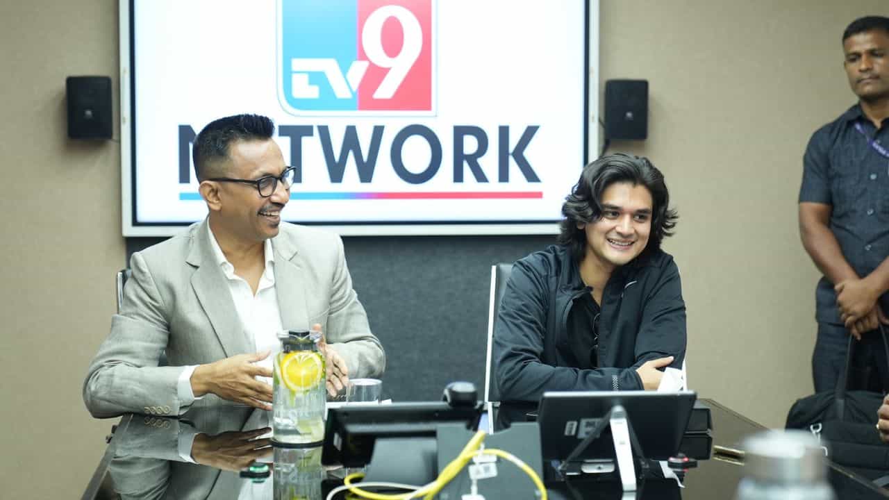 ভারতীয় ফুটবলের ভবিষ্যৎ বদলাতে বিশেষ উদ্যোগ TV9 নেটওয়ার্কের, ব্র্যান্ড অ্যাম্বাসাডর হিসেবে যোগ মহানার্যমন সিন্ধিয়ার ভারতীয় ফুটবলের ভবিষ্যৎ বদলাতে বিশেষ উদ্যোগ TV9 নেটওয়ার্কের, ব্র্যান্ড অ্যাম্বাসাডর হিসেবে যোগ মহানার্যমন সিন্ধিয়ার