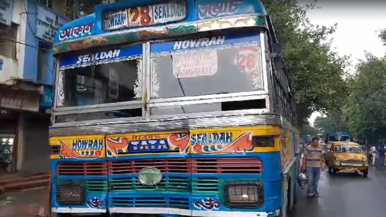 Kolkata: ওভারটেক করলেই খবর যাবে পুলিশের কাছে! এবার মোক্ষম 'অস্ত্র' আনল পরিবহন দফতর Kolkata: ওভারটেক করলেই খবর যাবে পুলিশের কাছে! এবার মোক্ষম 'অস্ত্র' আনল পরিবহন দফতর