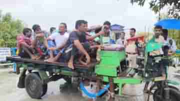 Bangladeshi Trawler: বাংলাদেশি ধীবরদের ত্রাতা হলেন ভারতীয় মৎস্যজীবীরাই, সাগরে ১২ জনের বাঁচল প্রাণ