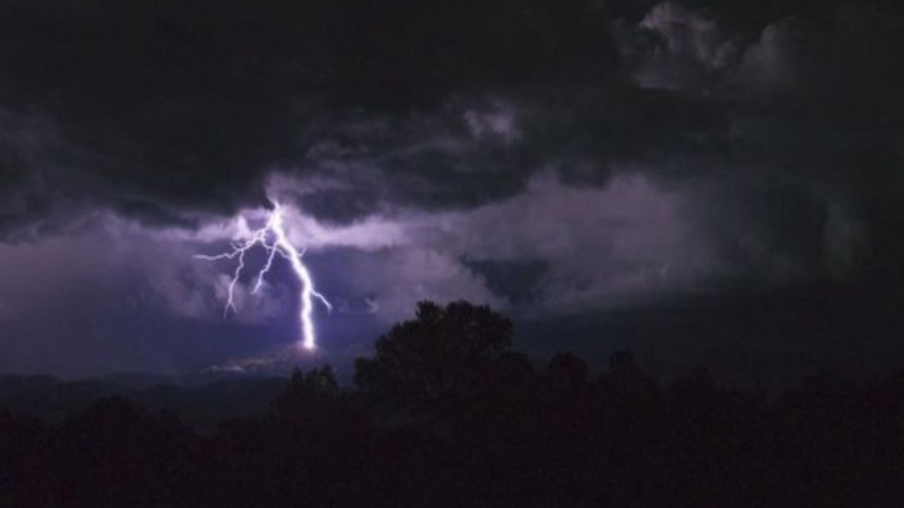 lightning strike: বাজ পড়ে ৭ জনের মৃত্যু, সাংঘাতিক জখম আরও ৩