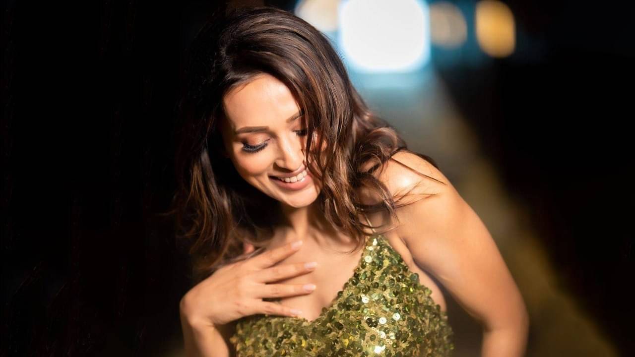 বাড়িতেই ১৪ শাক চাষ করলেন মিমি! ভাইরাল নায়িকার ভিডিয়ো