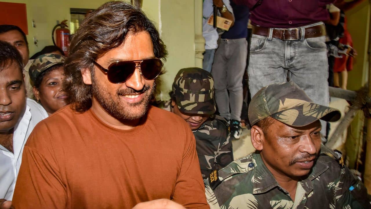 MS Dhoni: আন্তর্জাতিক ক্রিকেটে বহুদিন প্রাক্তন, মহেন্দ্র সিং ধোনির আয়ের ৭ উৎস...