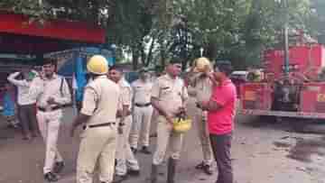 Maldah: হোর্স পাইপ হাতে তৈরি বাহিনী, হন্যে হয়ে খুঁজেও আগুনের দেখা পেলেন না দমকলকর্মীরা, DM অফিসে হুলুস্থুলকাণ্ড