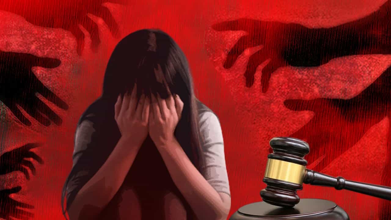 Matigara Case: ধর্ষণ করে থেঁতলে দিয়েছিল নাবালিকার মুখ, ফাঁসির সাজা দিল আদালত Matigara Case: ধর্ষণ করে থেঁতলে দিয়েছিল নাবালিকার মুখ, ফাঁসির সাজা দিল আদালত