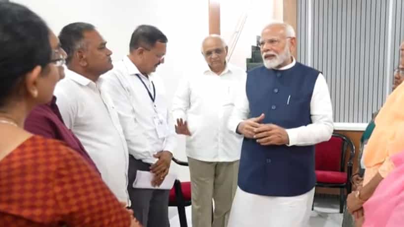 PM Narendra Modi: বিদ্যুতের বিলের টাকাতেই সুরক্ষিত করুন মেয়ের ভবিষ্যত, উপায় বাতলে দিলেন খোদ প্রধানমন্ত্রী