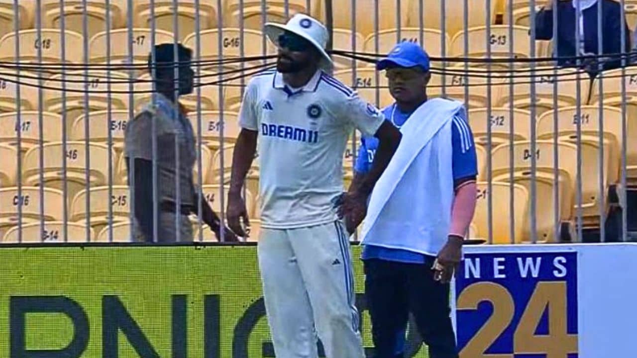 Mohammed Siraj: ভারতের দুরন্ত বোলিংয়েও চিন্তা বাড়ালেন সিরাজ, খোঁড়াতে খোঁড়াতে ছাড়লেন মাঠ