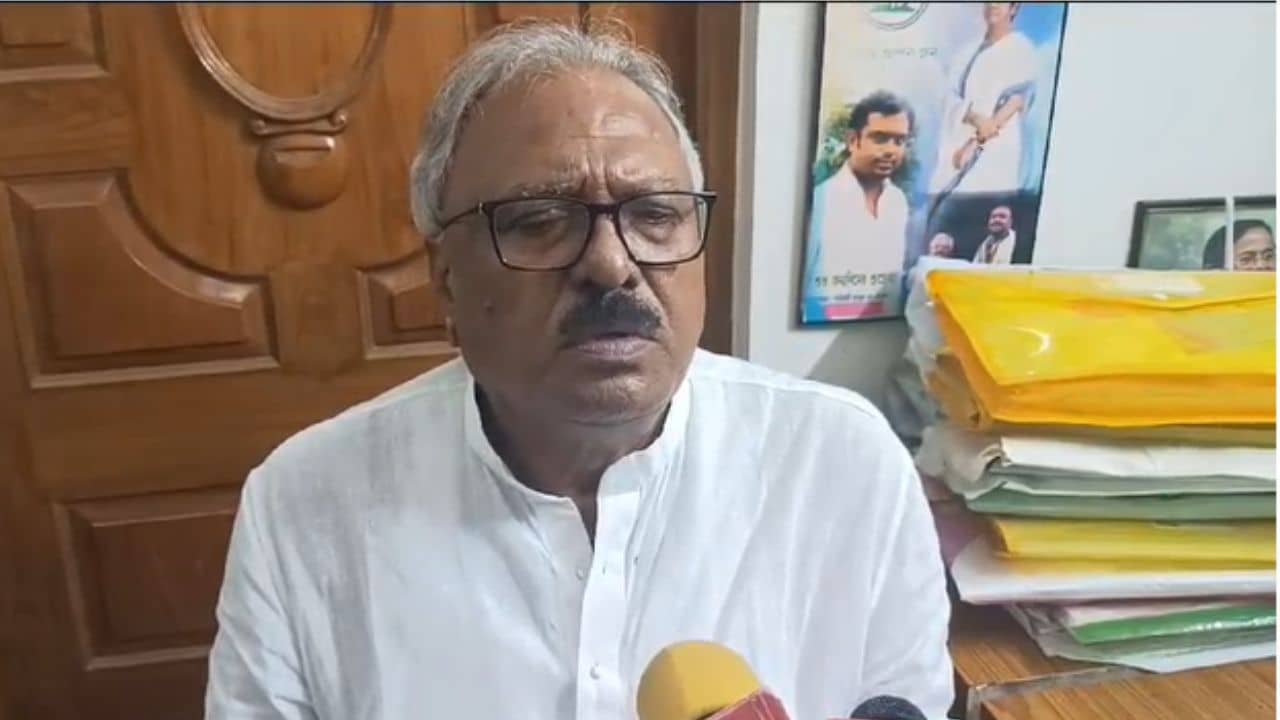 R G Kar: CBI হাজিরা থেকে বেরনোর পরই তিলোত্তমার মা-বাবাকে নিয়ে বিস্ফোরক TMC বিধায়ক