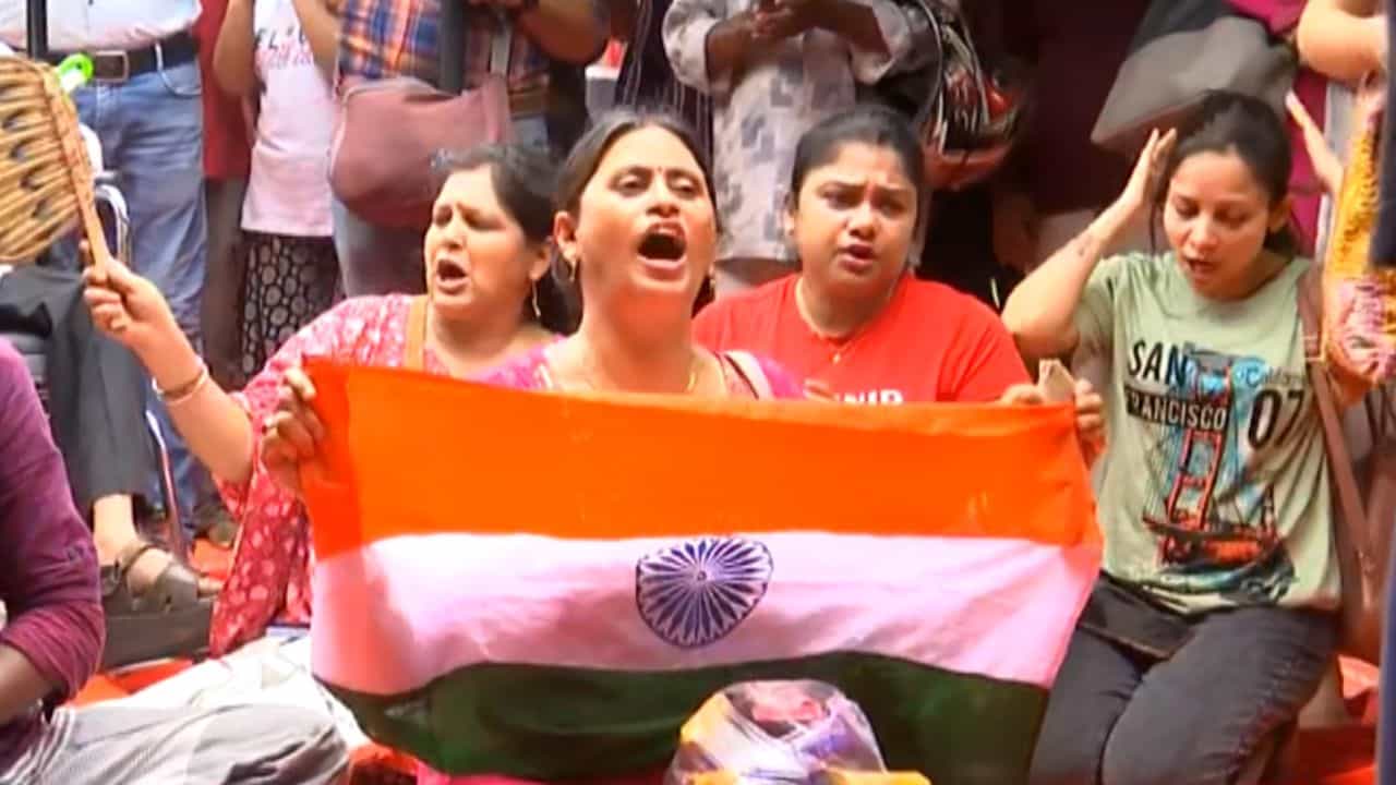 Doctor's Protest: নবান্নে সমাধান হয়নি! এবার বিকল্প পথ বাছলেন জুনিয়র ডাক্তাররা Doctor's Protest: নবান্নে সমাধান হয়নি! এবার বিকল্প পথ বাছলেন জুনিয়র ডাক্তাররা