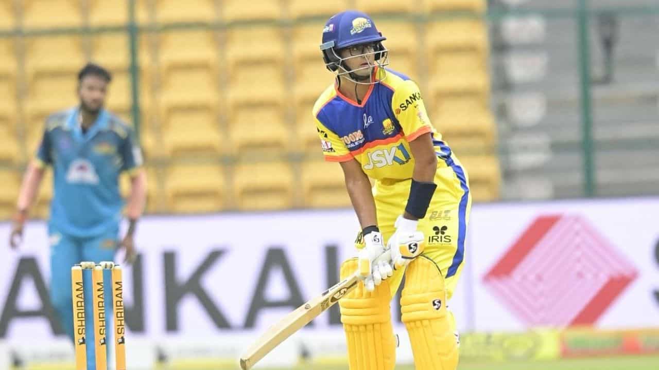 Samit Dravid: অজিদের বিরুদ্ধে একাদশে ঠাঁই হল না, দ্রাবিড় পুত্র সমিত রইলেন বেঞ্চে Samit Dravid: অজিদের বিরুদ্ধে একাদশে ঠাঁই হল না, দ্রাবিড় পুত্র সমিত রইলেন বেঞ্চে