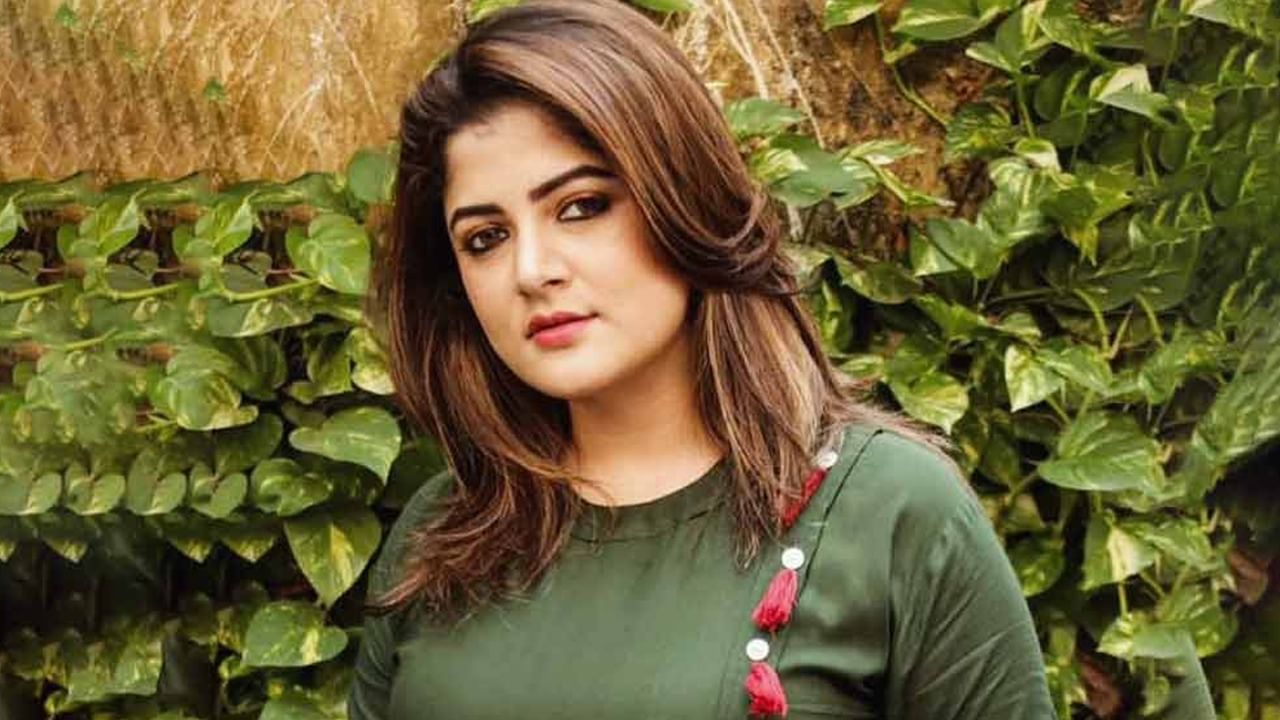 Srabanti Chatterjee, RG Kar Protest: বিচার চাইতে অন্য রাজ্যে শ্রাবন্তী, অভিমান নুসরতের!