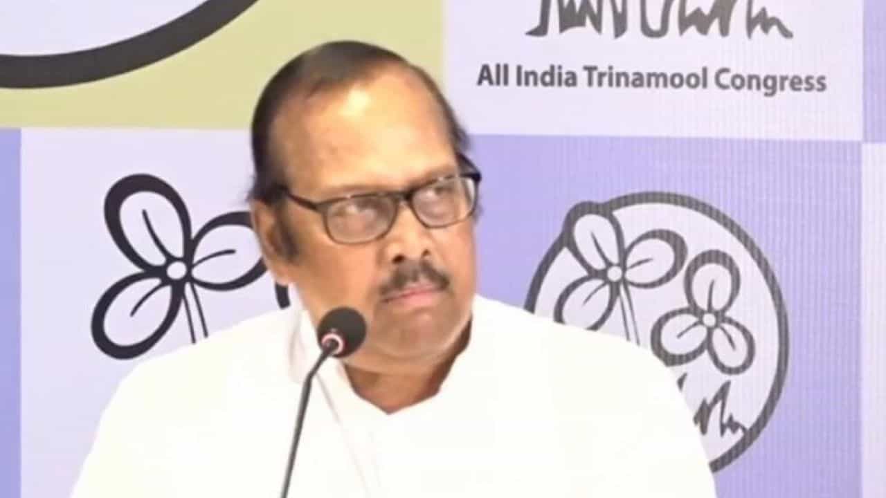 Sukhendu Sekhar Roy: TMC থেকে দূরত্ব বাড়াতে চাইছেন সুখেন্দু? সরে যেতে চাইলেন 'লাস্ট বেঞ্চে' Sukhendu Sekhar Roy: TMC থেকে দূরত্ব বাড়াতে চাইছেন সুখেন্দু? সরে যেতে চাইলেন 'লাস্ট বেঞ্চে'