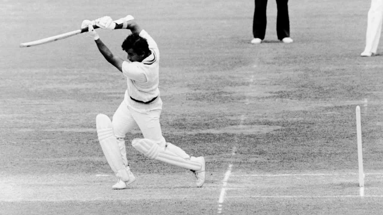 Sunil Gavaskar: দলের স্বার্থে কিংবদন্তি সুনীল গাভাসকর বাঁ হাতে ব্যাট করেছিলেন! Sunil Gavaskar: দলের স্বার্থে কিংবদন্তি সুনীল গাভাসকর বাঁ হাতে ব্যাট করেছিলেন!
