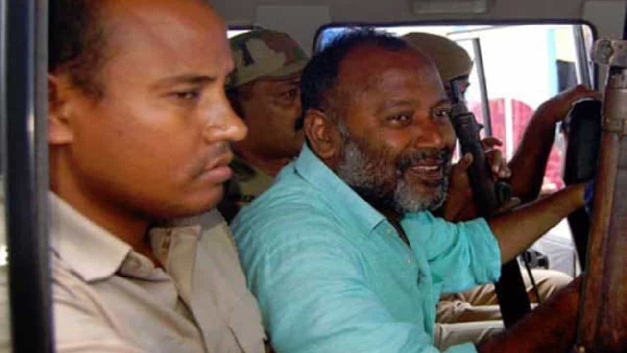 Malda: ভয়ঙ্কর অভিযোগ, NIA, NCB, ED-সব লেগে গিয়েছিল তাঁর পিছনে, দিল্লি থেকে গ্রেফতার 'মোস্ট ওয়ান্টেড ক্রিমিন্যাল' মালদহের তৃণমূল নেতা Malda: ভয়ঙ্কর অভিযোগ, NIA, NCB, ED-সব লেগে গিয়েছিল তাঁর পিছনে, দিল্লি থেকে গ্রেফতার 'মোস্ট ওয়ান্টেড ক্রিমিন্যাল' মালদহের তৃণমূল নেতা