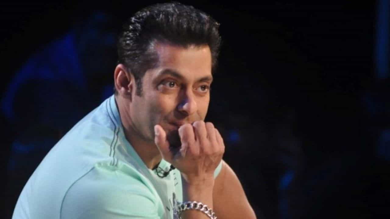 সলমনের বিয়ে দিতেই হবে, ছেলের অনুপস্থিতিতে বাড়িতে এই কাণ্ড করেন ভাইজানের মা সলমনের বিয়ে দিতেই হবে, ছেলের অনুপস্থিতিতে বাড়িতে এই কাণ্ড করেন ভাইজানের মা