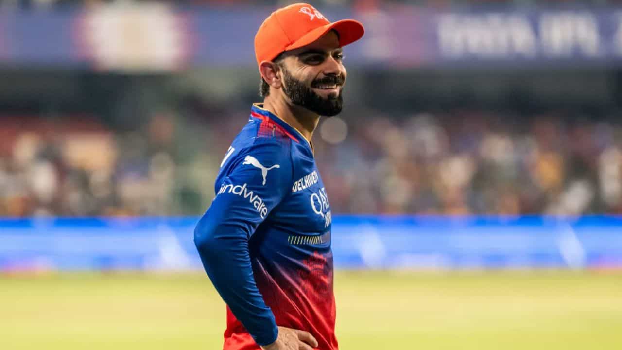 Virat Kohli: কখনও ওঠেননি IPL নিলামে, কীভাবে এই আজব রেকর্ড গড়েছেন বিরাট কোহলি? Virat Kohli: কখনও ওঠেননি IPL নিলামে, কীভাবে এই আজব রেকর্ড গড়েছেন বিরাট কোহলি?