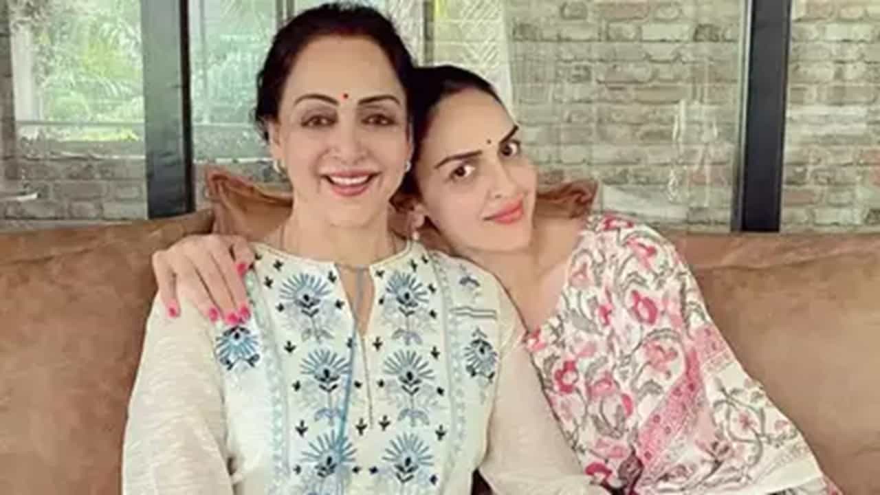 পিরিয়ডসের কথা মুখে আনাও পাপ! হেমার কড়া নিয়মের কথা ফাঁস এষার