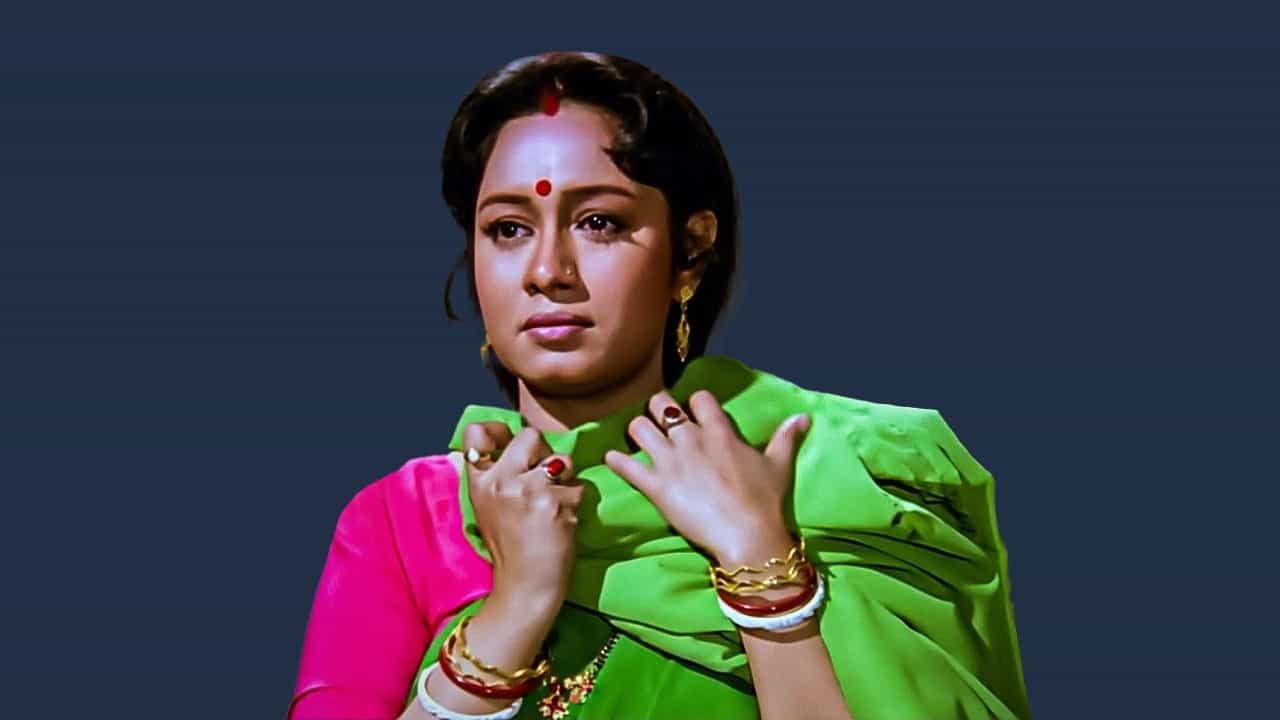 Chumki Chowdhury: বাবার হাতে সপাটে চড়, কেন অঞ্জন চৌধুরী মেয়েকে প্রকাশ্যে মারতে বাধ্য হয়েছিলেন? Chumki Chowdhury: বাবার হাতে সপাটে চড়, কেন অঞ্জন চৌধুরী মেয়েকে প্রকাশ্যে মারতে বাধ্য হয়েছিলেন?