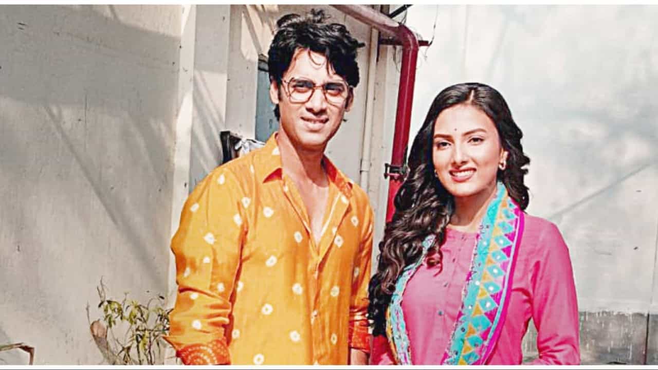 টিআরপি কম, কয়েক মাসের মাথায়ই বন্ধ হচ্ছ 'বধূঁয়া'? টিআরপি কম, কয়েক মাসের মাথায়ই বন্ধ হচ্ছ 'বধূঁয়া'?