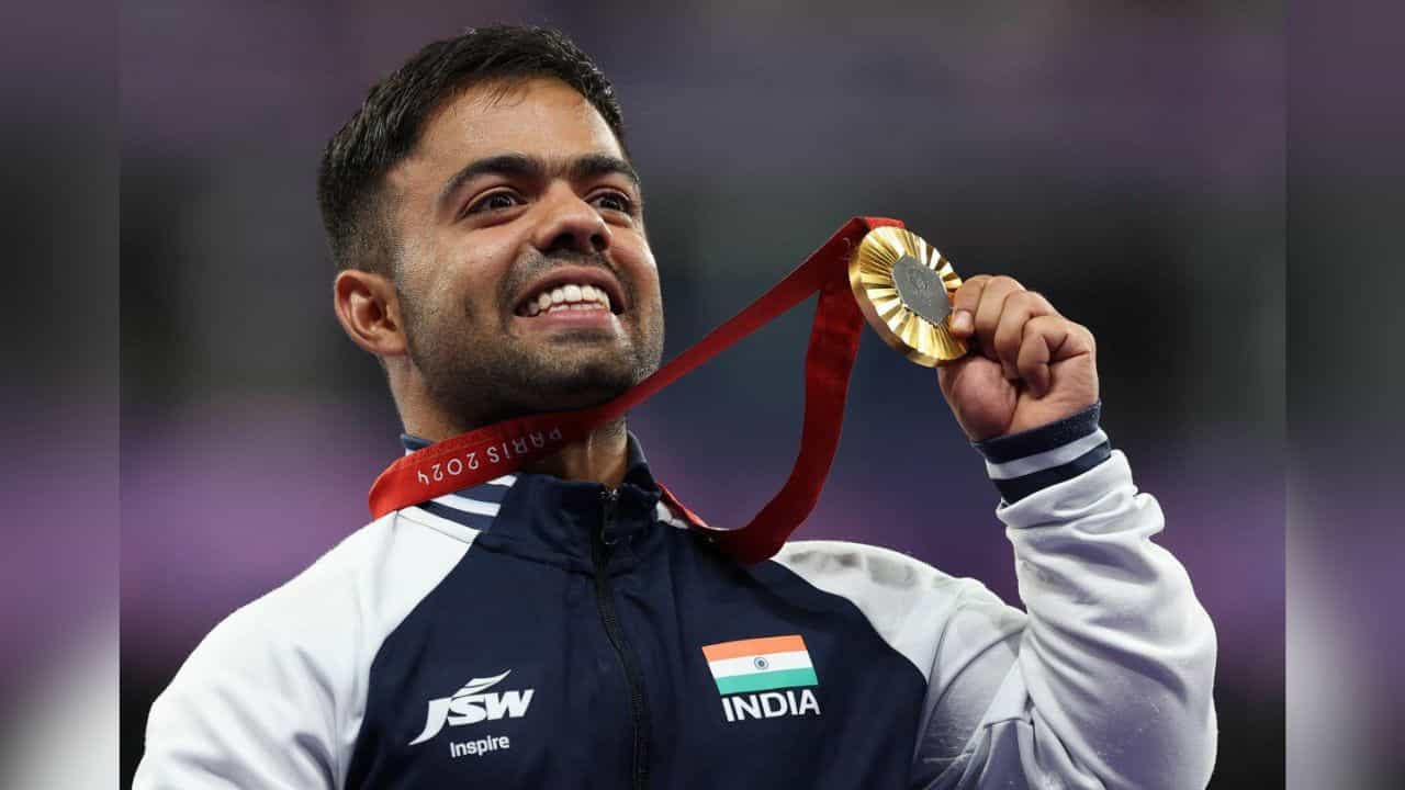Paris Paralympics 2024: প্যারালিম্পিকে পতাকা বিতর্ক, ঠিক যে কারণে নভদীপের রুপো বদলে গেল সোনায় Paris Paralympics 2024: প্যারালিম্পিকে পতাকা বিতর্ক, ঠিক যে কারণে নভদীপের রুপো বদলে গেল সোনায়