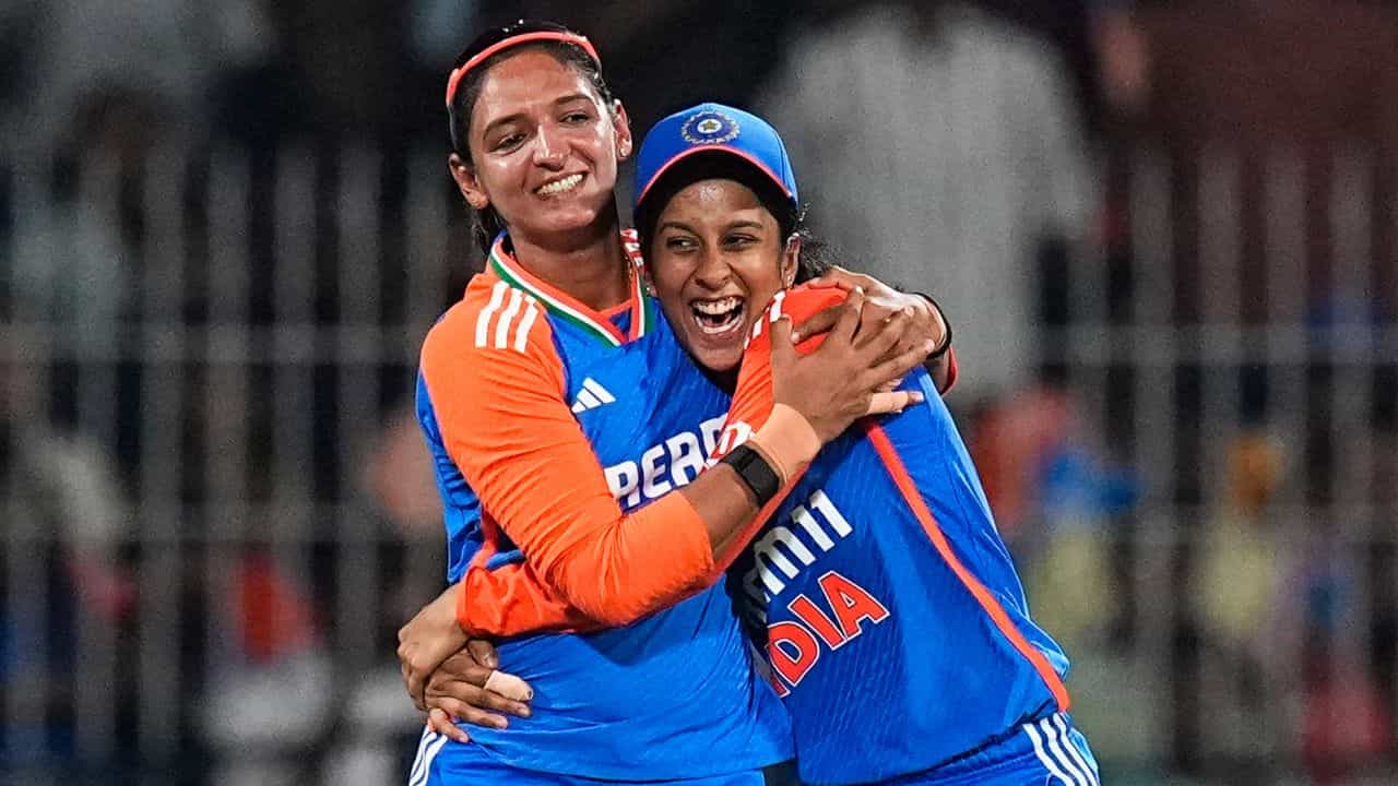 INDW vs WIW: পূজার অনবদ্য বোলিং, জেমাইমার হাফসেঞ্চুরি; জিতল ভারত INDW vs WIW: পূজার অনবদ্য বোলিং, জেমাইমার হাফসেঞ্চুরি; জিতল ভারত