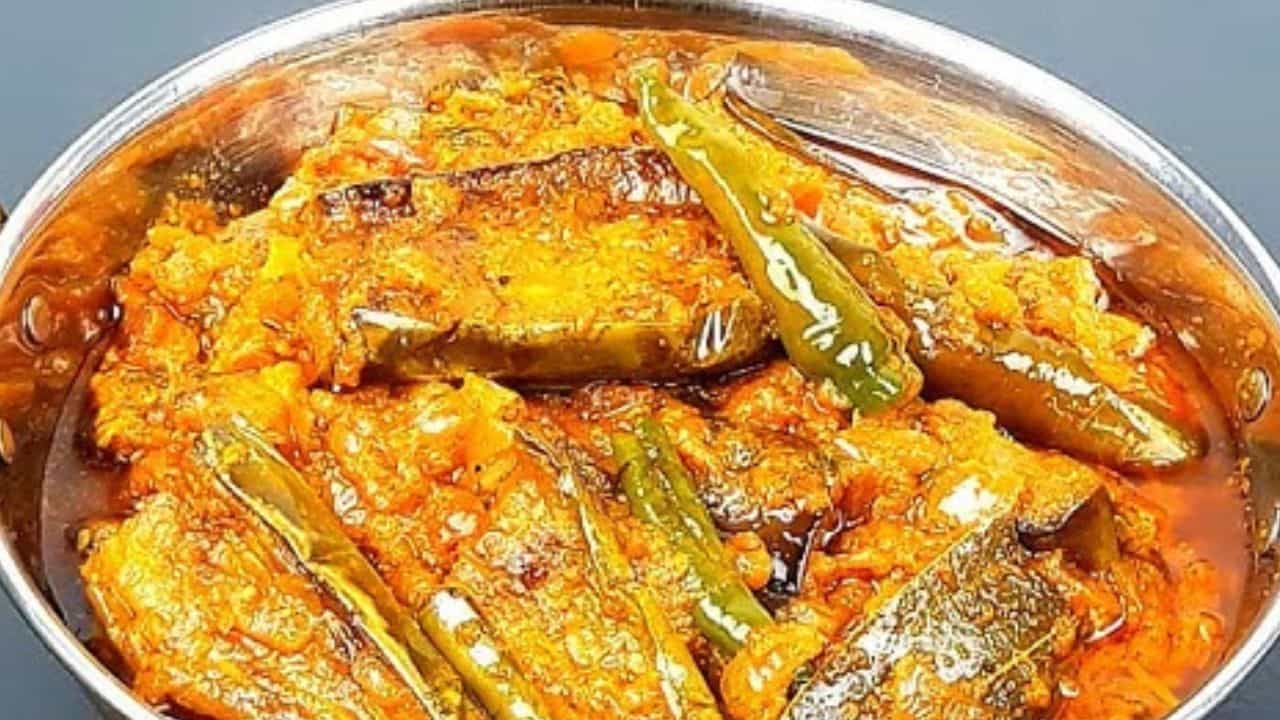 Begun Korma: পুজোর মেনুতে থাক ঠাকুরবাড়ির ছোঁয়া! নিরামিষ এই পদের সামনে ফেল মাটন Begun Korma: পুজোর মেনুতে থাক ঠাকুরবাড়ির ছোঁয়া! নিরামিষ এই পদের সামনে ফেল মাটন