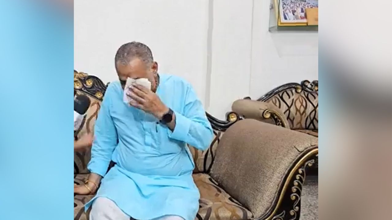 Former BJP MLA Weeps: 'আমি এখন কী করব?', নির্বাচনে টিকিট না পেয়ে কান্না নেতার Former BJP MLA Weeps: 'আমি এখন কী করব?', নির্বাচনে টিকিট না পেয়ে কান্না নেতার