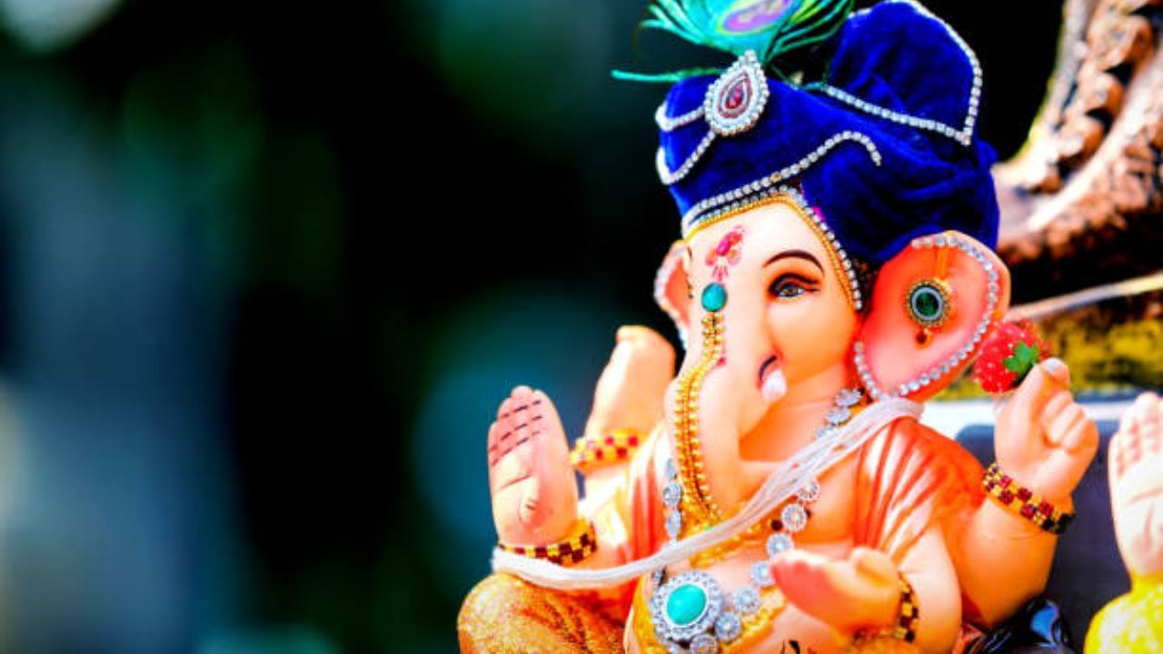 Ganesh Chaturthi: বাড়িতে গণেশ পুজো করবেন, কীভাবে প্রতিষ্ঠা করবেন গণপতি বাপ্পার মূর্তি?