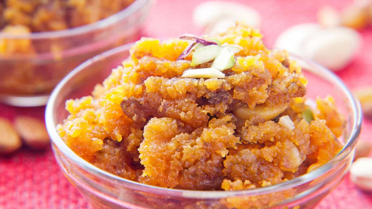 Durga Puja Food: অষ্টমী হোক বা দশমী, পুজোর দিন জমে উঠুক রাজস্থানের এই বিশেষ পদে Durga Puja Food: অষ্টমী হোক বা দশমী, পুজোর দিন জমে উঠুক রাজস্থানের এই বিশেষ পদে