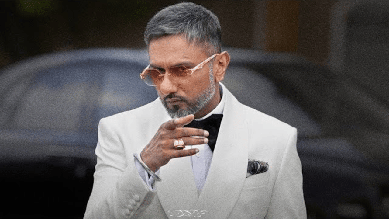 স্ত্রী শালিনীর উপর অত্যাচার করেছিলেন হানি? মুখ খুললেন গায়ক | Bollywood ...