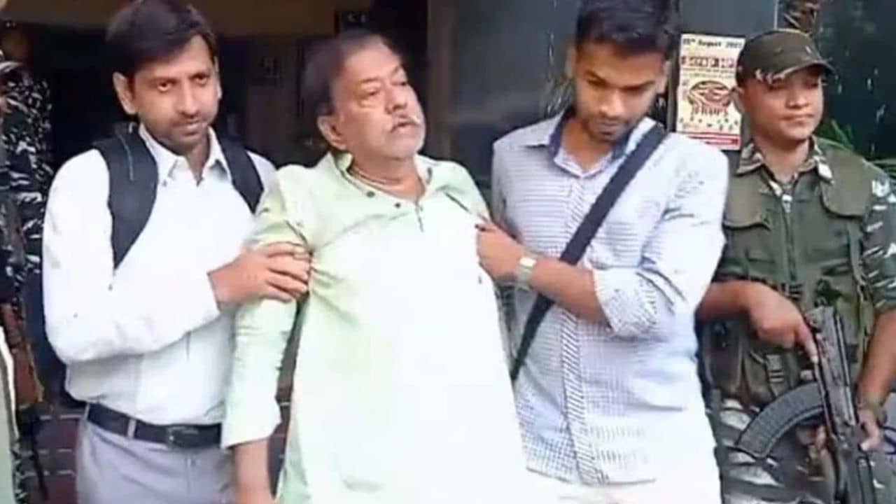 গুরুতর অসুস্থ প্রাক্তন খাদ্যমন্ত্রী জ্যোতিপ্রিয় মল্লিক