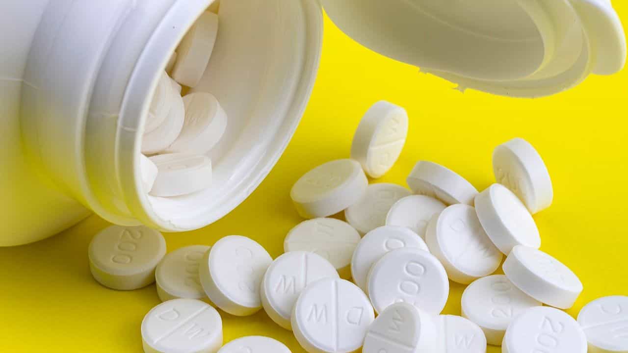 GST on Cancer Medicine: লাখ লাখ টাকা সাশ্রয় হবে এবার, ওষুধের উপরে জিএসটি নিয়ে বড় সিদ্ধান্ত কেন্দ্রের GST on Cancer Medicine: লাখ লাখ টাকা সাশ্রয় হবে এবার, ওষুধের উপরে জিএসটি নিয়ে বড় সিদ্ধান্ত কেন্দ্রের