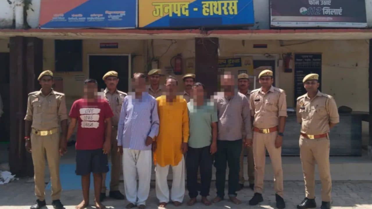 আবারও সেই হাথরস! স্কুলের পাবলিসিটি বাড়াতে ক্লাস টু-এর পড়ুয়াকে বলি দিলেন ডিরেক্টর-শিক্ষকরা