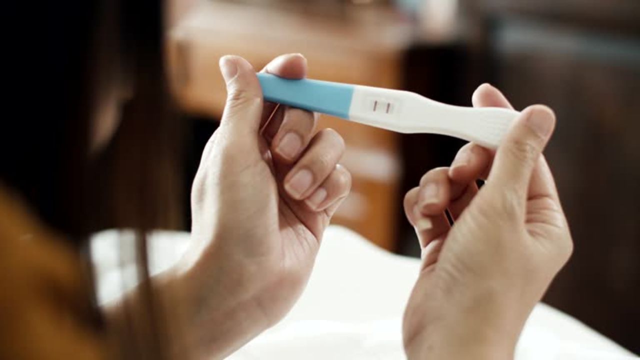 Pregnancy Test: পিরিয়ড মিস হওয়ার কতদিন পর বাড়িতে প্রেগন্যান্সি টেস্ট করলে সঠিক ফল পাবেন?