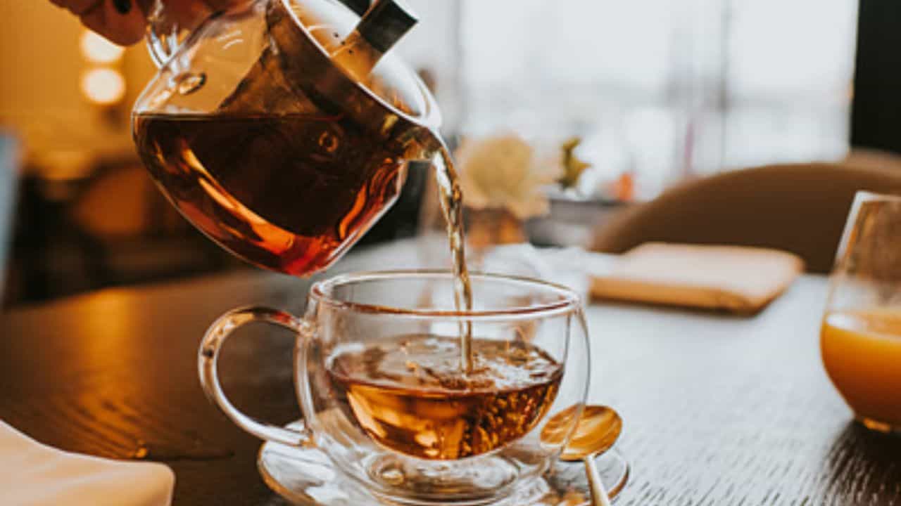 Tea Benefits: বদহজমের যম, পাতা ছাড়াই তৈরি হবে চা! এই পানীয়ের গুণ শুনলেই চোখ উঠবে কপালে Tea Benefits: বদহজমের যম, পাতা ছাড়াই তৈরি হবে চা! এই পানীয়ের গুণ শুনলেই চোখ উঠবে কপালে