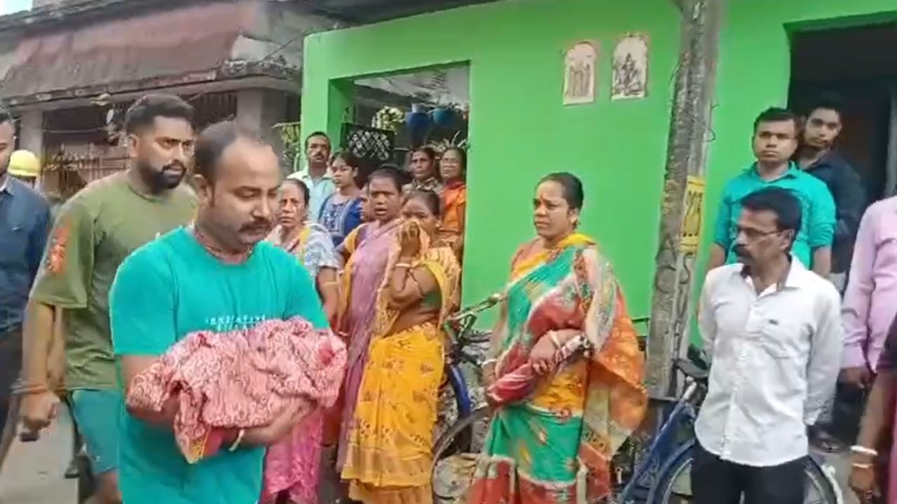 Woman throws daughter into well: ২৫ দিনের কন্যাসন্তানকে কুয়োয় ফেললেন মা, শোরগোল শিলিগুড়িতে