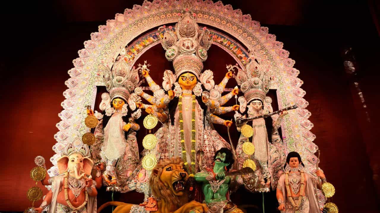 Durga Puja and Independence: দুর্গাপুজোর আরেক নাম স্বাধীনতা সংগ্রাম! কেন জানেন? Durga Puja and Independence: দুর্গাপুজোর আরেক নাম স্বাধীনতা সংগ্রাম! কেন জানেন?