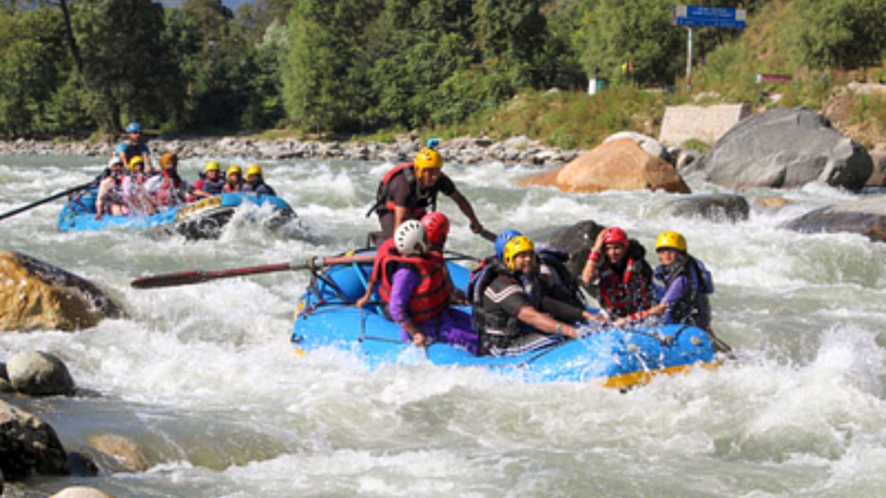 Adventure Sports Destinations: আকাশে উড়বেন না জলে ডুব দেবেন? অ্যাডভেঞ্চার স্পোর্টস ভালবাসলে যেতেই হবে এই জায়গায়