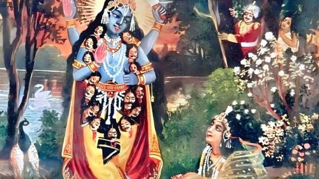 অগত্যা পালিয়ে যান আয়ান। এর পর আয়া নের ছদ্মবেশে আসেন শ্রীকৃষ্ণ। তাঁকে দেখে সত্যি আয়ান ঘোষ ভেবে সব কথা জানান জটিলা-কুটিলা। কৃষ্ণ তখন বলেন, রাধারানির মঙ্গলদেবীর পুজো করা প্রয়োজন। তাই তাঁর উপবাস করে রাতে মন্দিরে যাওয়া উচিত এবং সারা রাত পুজো করা উচিত। জটিলা-কুটিলা সেই মতো রাধারানিকে রাতভর প্রার্থনা করার জন্য মঙ্গলদেবী মন্দিরে পাঠান।