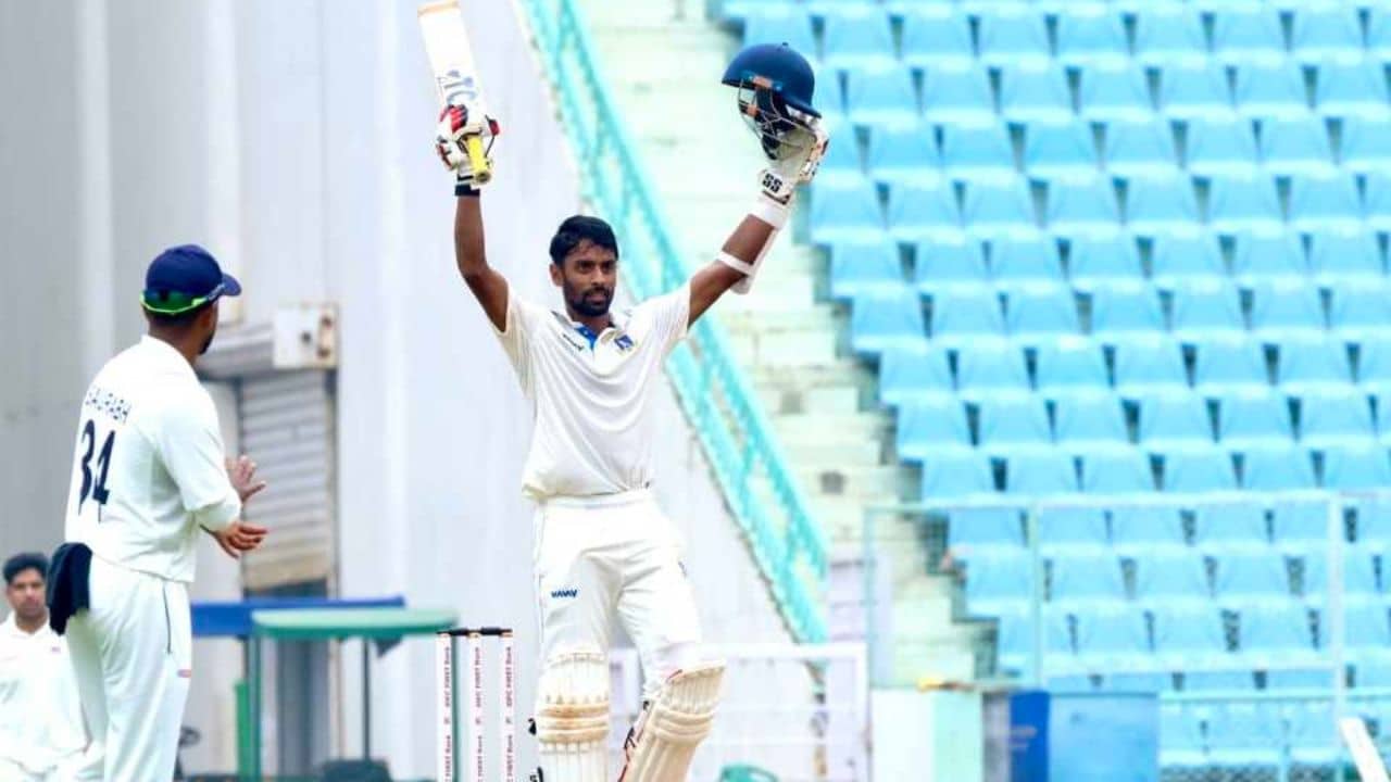 Abhimanyu Easwaran: ঘরোয়া ক্রিকেটে ঈশ্বর! ৩২ দিনে ৪ সেঞ্চুরি, অভিমন্যুকে অস্ট্রেলিয়ায় দেখতে চান প্রাক্তনরা