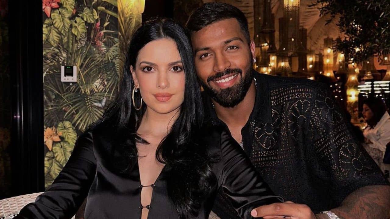 Hardik-Natasa: ভিডিয়ো: হার্দিকের প্রাক্তন স্ত্রী নাতাশার গলায় নজরকাড়া A পেনডেন্ট, নেপথ্যে ছেলে অগস্ত্য নাকি...